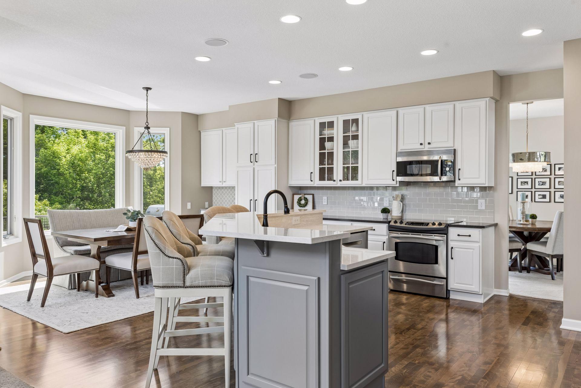 7638 Ridgeview Way Chanhassen, MN 55317 - Photo 5 of 37 Gallery Image 5