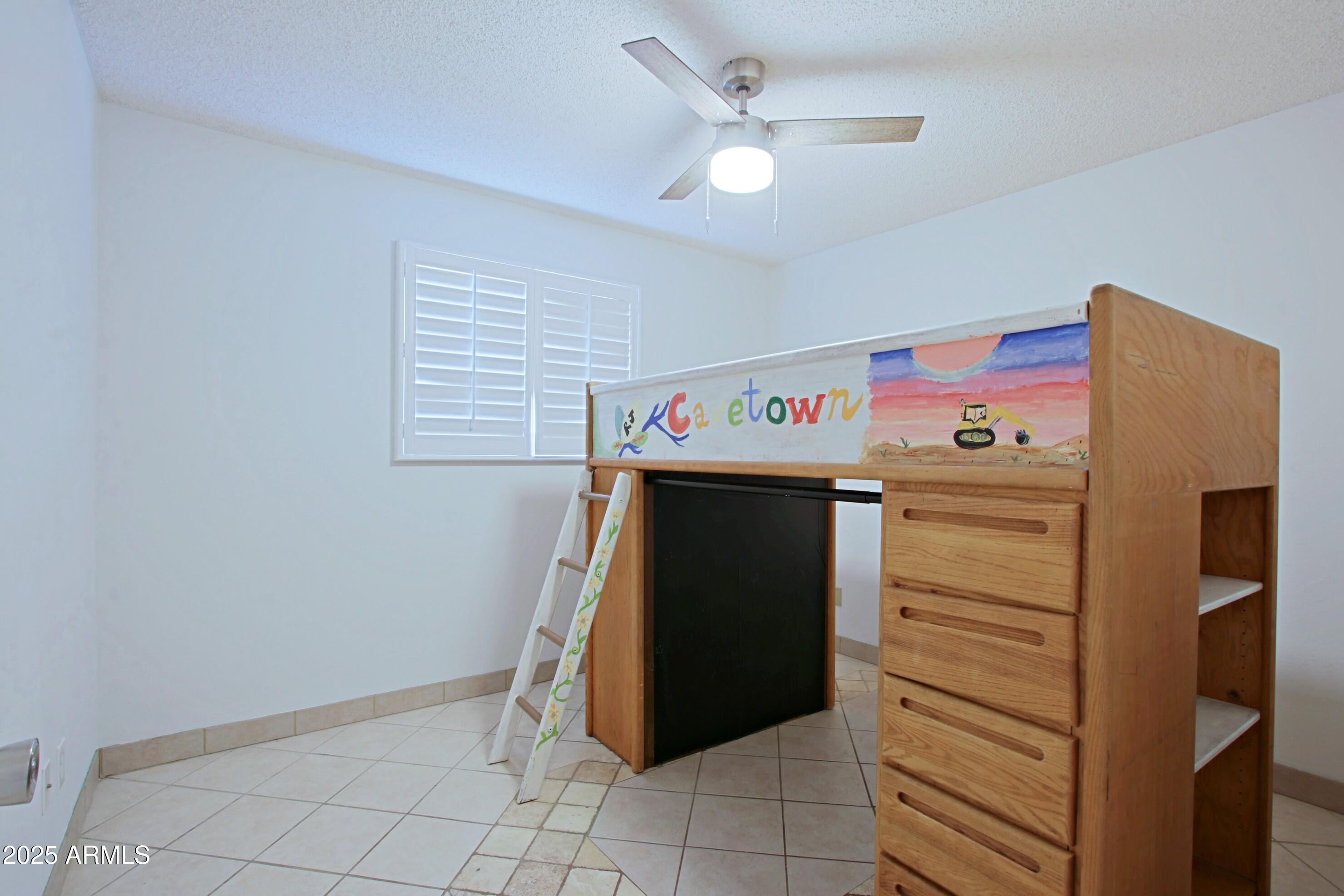 4526 West Altadena Avenue Glendale, AZ 85304 - Photo 22 of 38 a utility room with dryer and washer