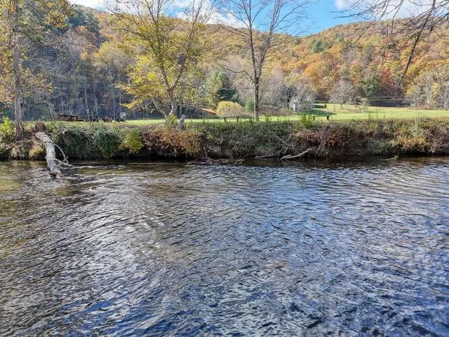 $395,000 | 3558 Riverfront Lane, Hiawassee, GA 30546