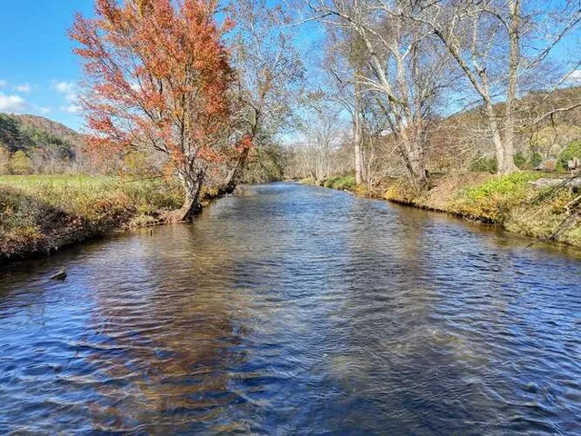 $395,000 | 3558 Riverfront Lane, Hiawassee, GA 30546