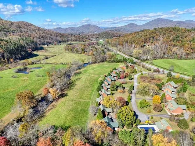 $395,000 | 3558 Riverfront Lane, Hiawassee, GA 30546