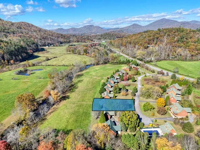 $395,000 | 3558 Riverfront Lane, Hiawassee, GA 30546