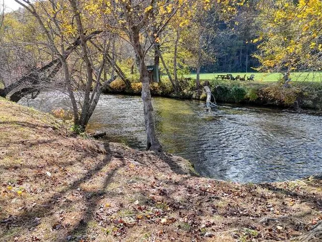 $395,000 | 3558 Riverfront Lane, Hiawassee, GA 30546