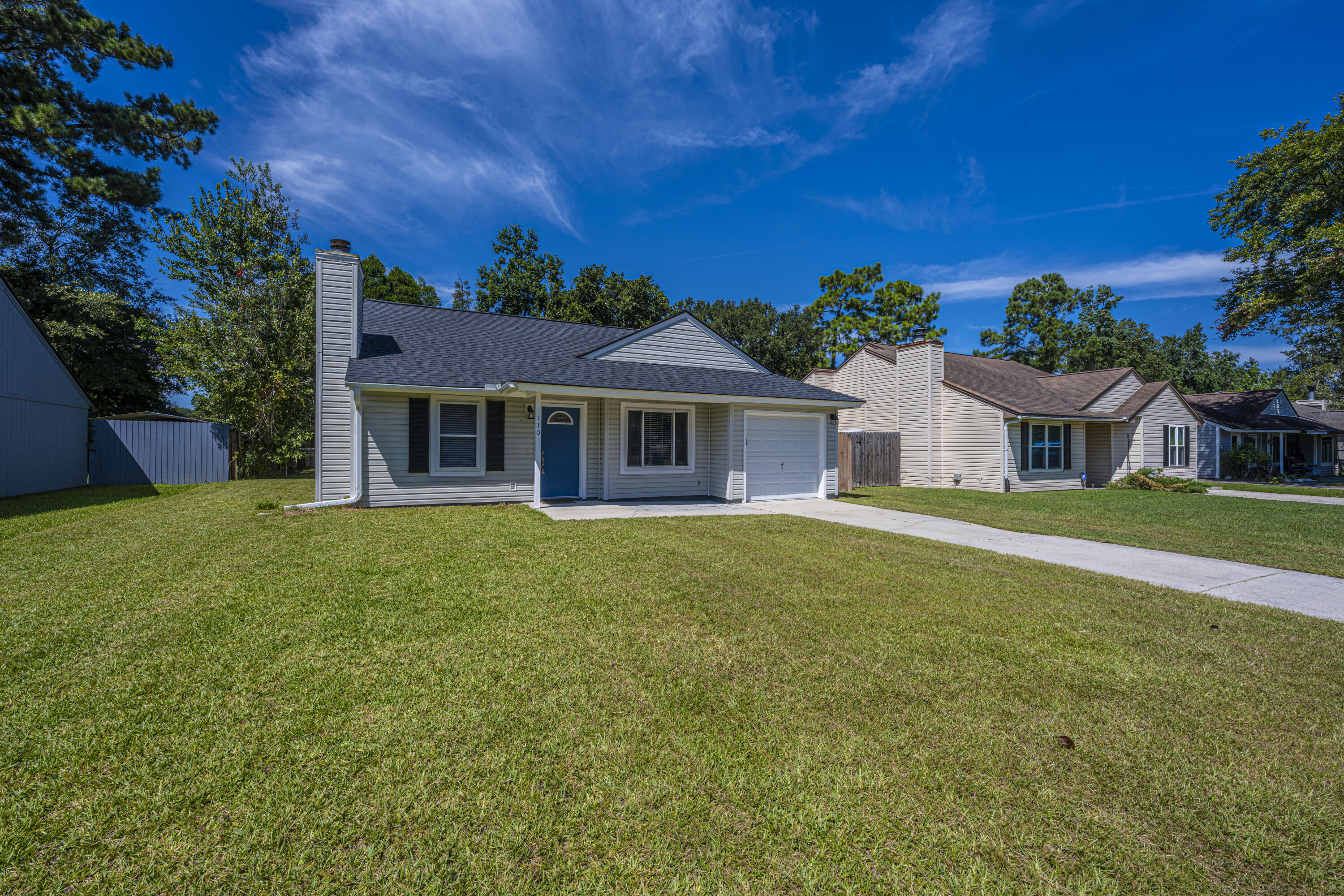 130 Lancashire Road Summerville, SC 29486 - Photo 2 of 29 DSC_9533