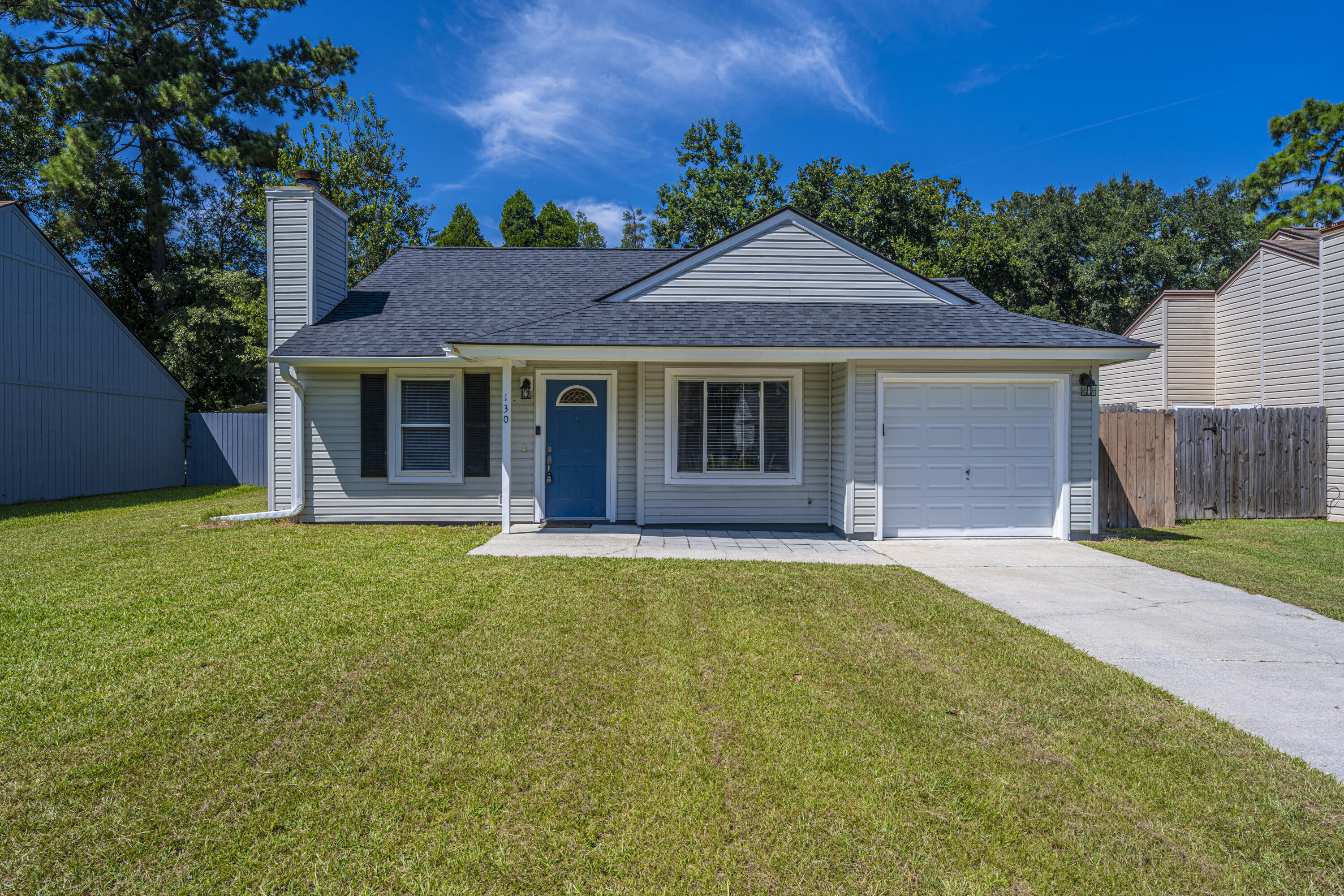 130 Lancashire Road Summerville, SC 29486 - Photo 11 of 29 DSC_9538