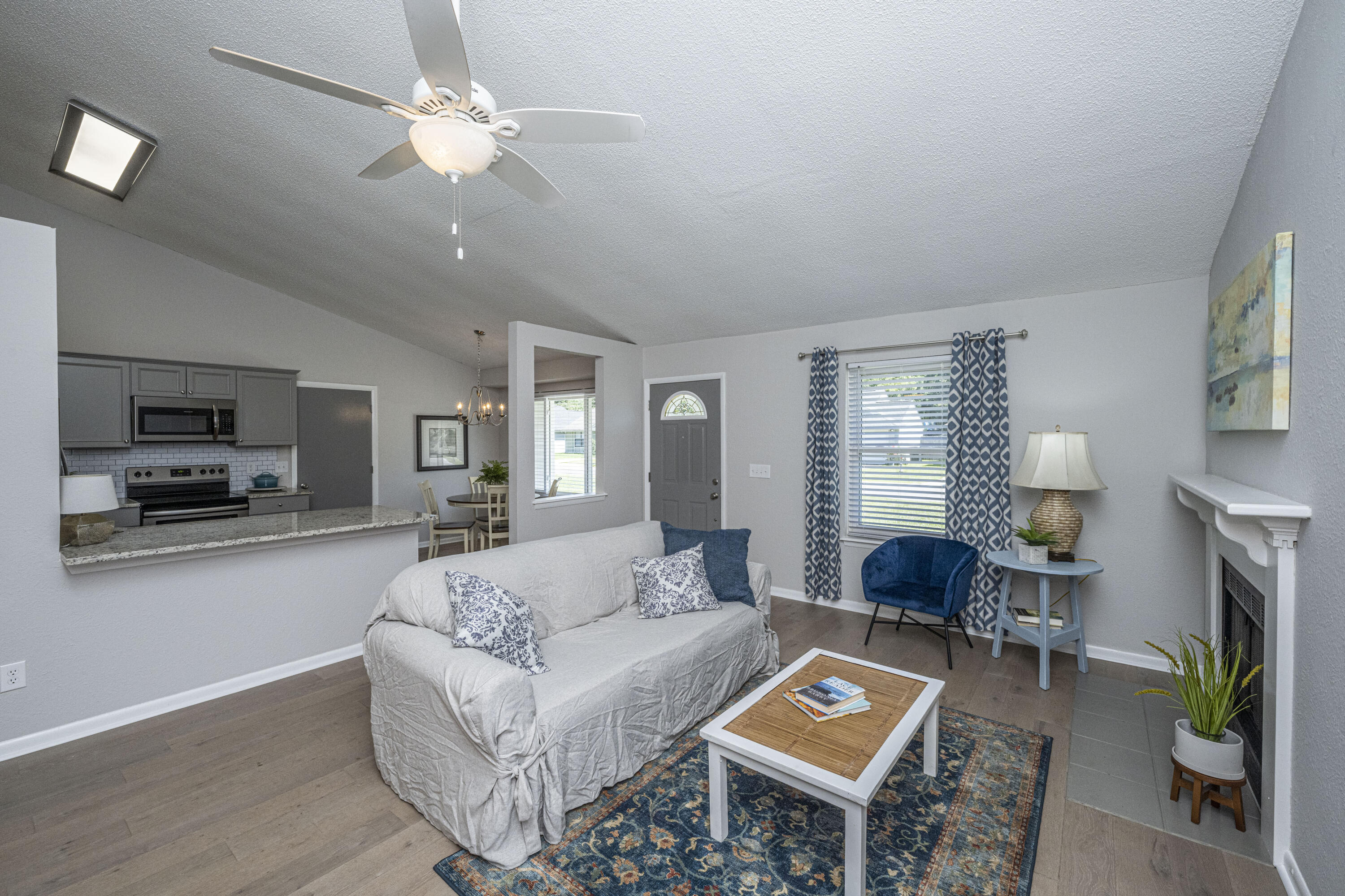 130 Lancashire Road Summerville, SC 29486 - Photo 3 of 29 DSC_9542