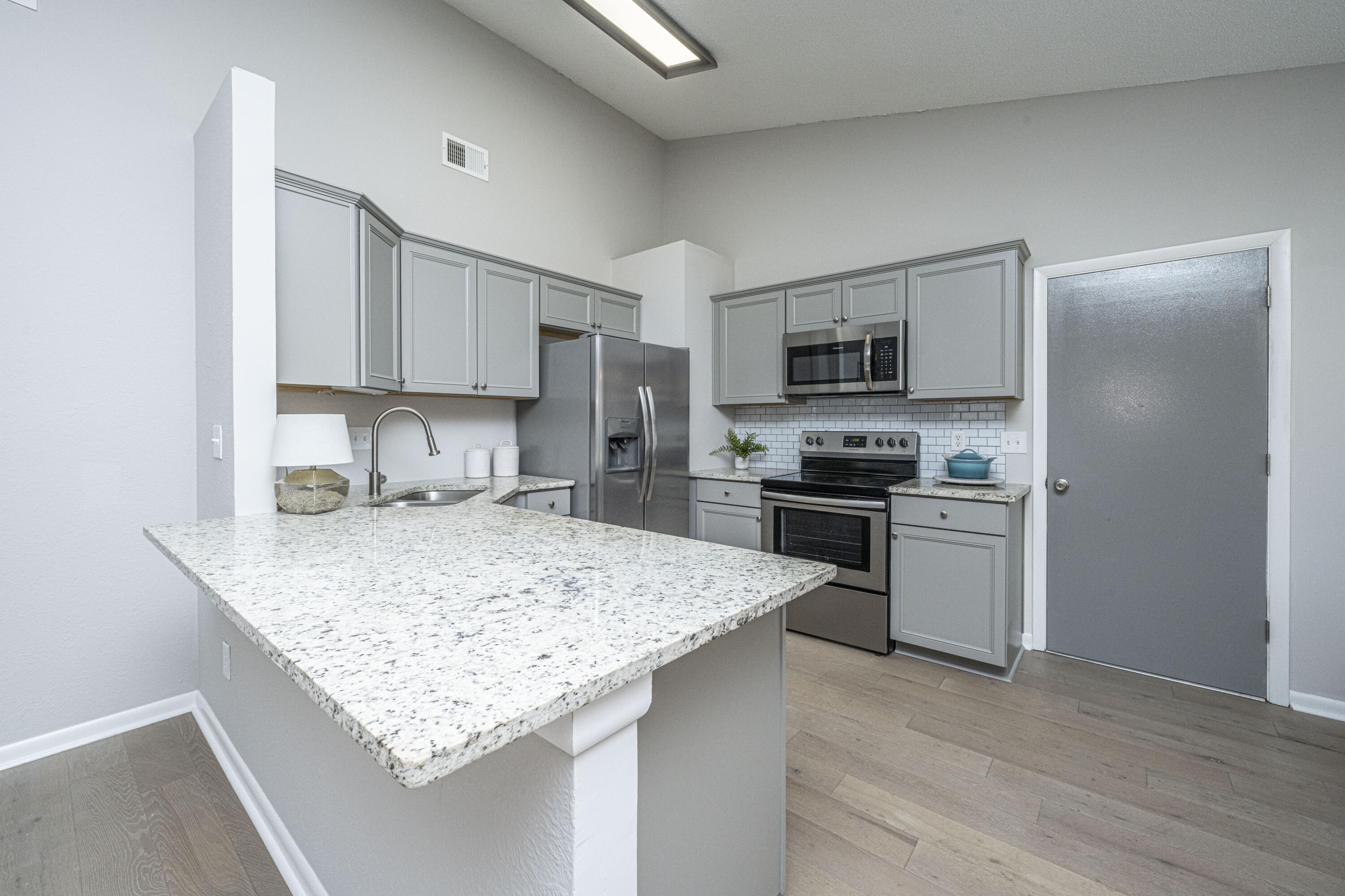 130 Lancashire Road Summerville, SC 29486 - Photo 7 of 29 DSC_9544