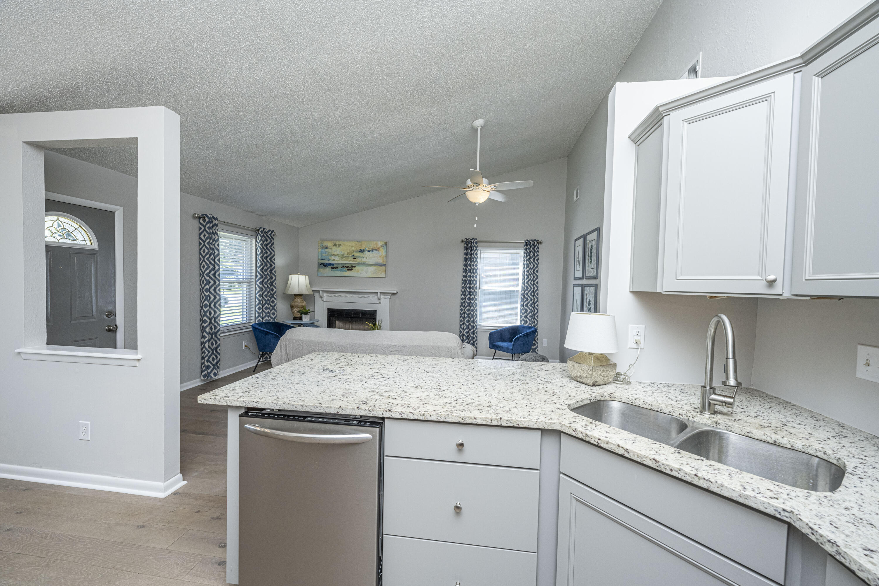 130 Lancashire Road Summerville, SC 29486 - Photo 10 of 29 DSC_9553