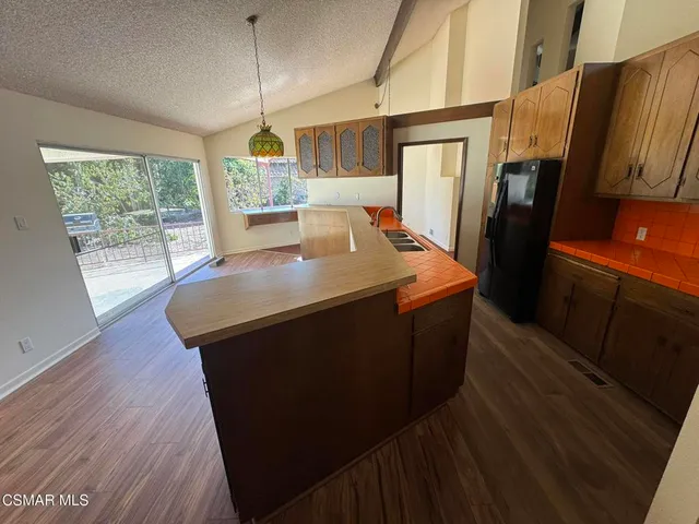 $4,800 | 381 Laguna Terrace, Simi Valley, CA 93065