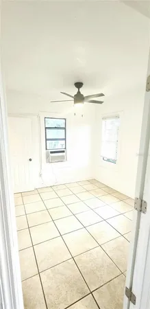 $1,000 | 301 Ave B Southeast, Unit 4, Winter Haven, FL 33880