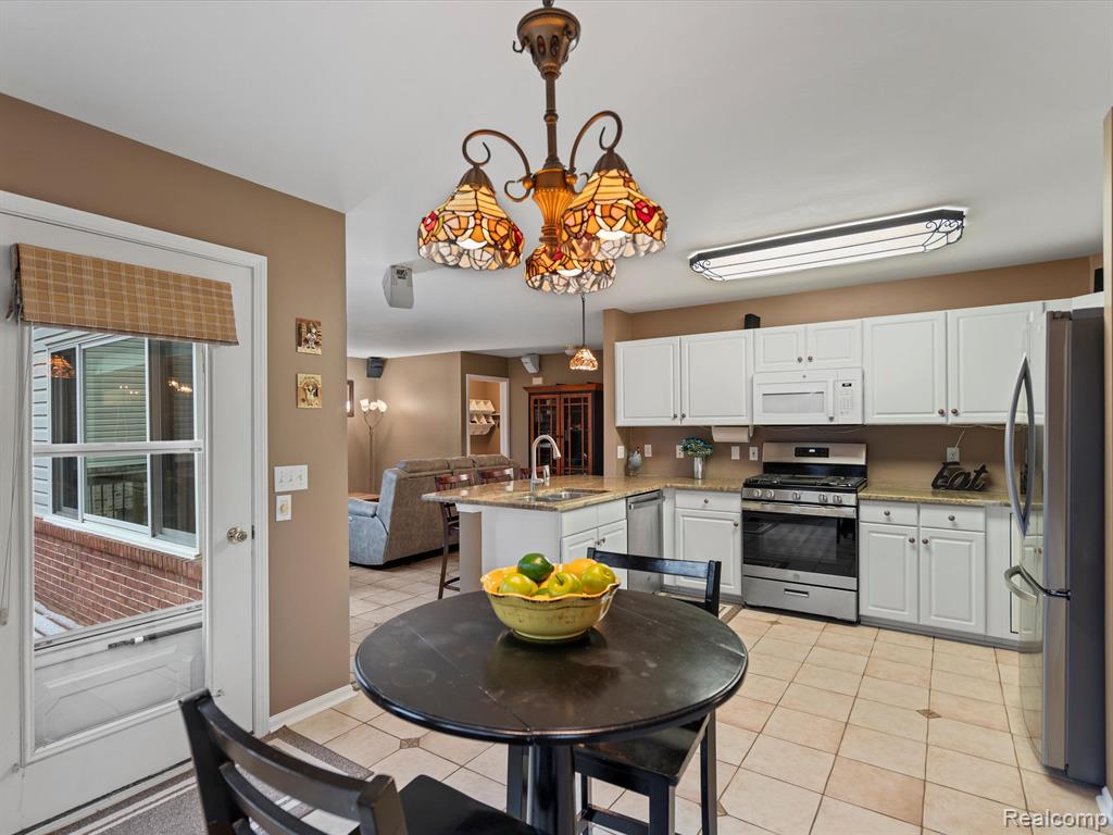 3584 Briarbrooke Lane Rochester, MI 48306 - Photo 13 of 43 Gallery Image 13
