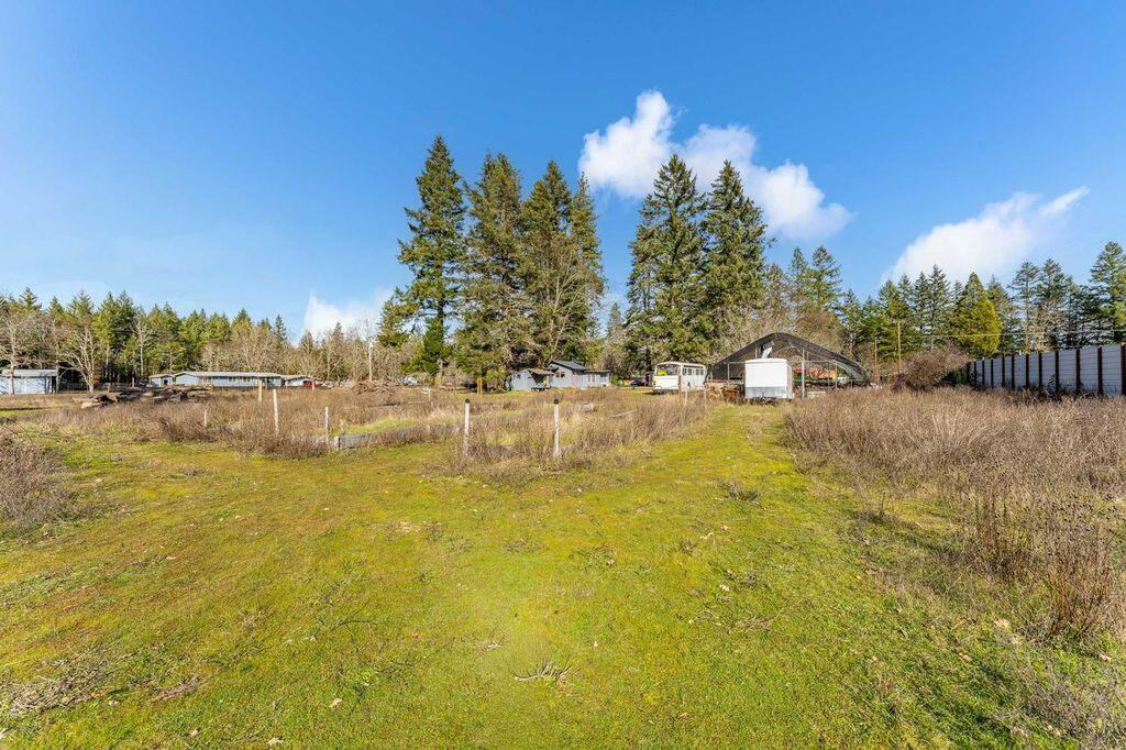 2574 Rockydale Road Cave Junction, OR 97523 - Photo 29 of 43 r16