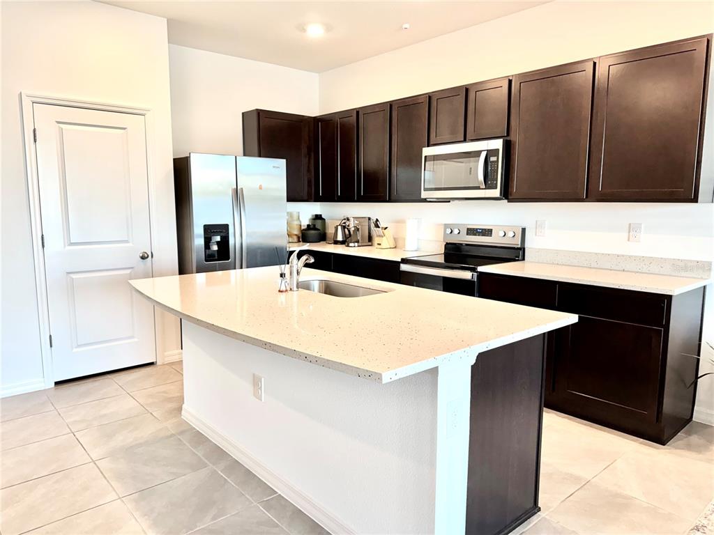 445 Mangrove Shade Circle Apollo Beach, FL 33572 - Photo 13 of 33