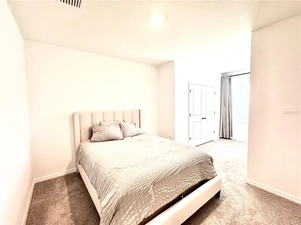 $2,100 | 445 Mangrove Shade Circle, Apollo Beach, FL 33572