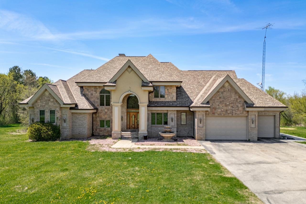 15215 White School Road South Beloit, IL 61080 - Photo 2 of 50