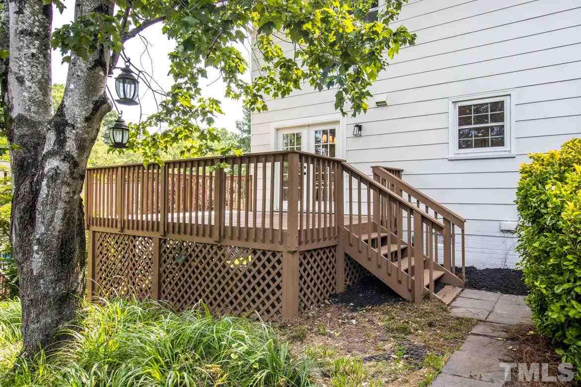 6025 Caledonia Street Raleigh, NC 27609 - Photo 4 of 29 Gallery Image 4