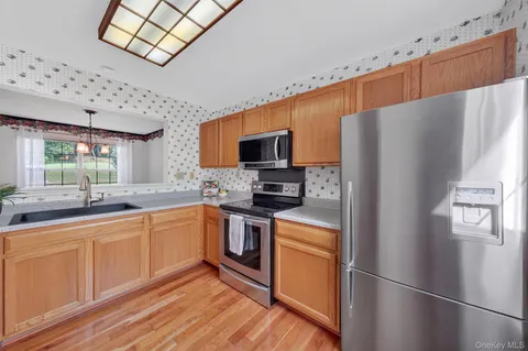 $378,000 | 38 Prestwick Court, Poughkeepsie, NY 12603