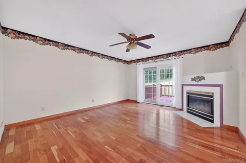 $378,000 | 38 Prestwick Court, Poughkeepsie, NY 12603