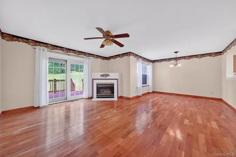 $378,000 | 38 Prestwick Court, Poughkeepsie, NY 12603