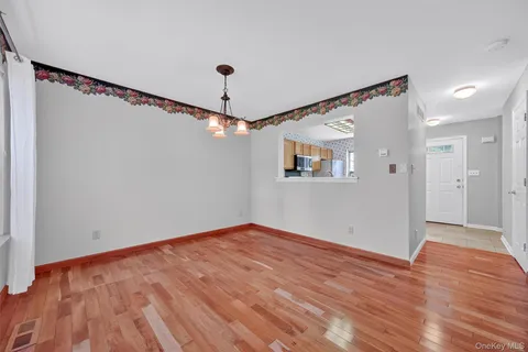 $378,000 | 38 Prestwick Court, Poughkeepsie, NY 12603