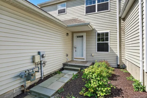 $378,000 | 38 Prestwick Court, Poughkeepsie, NY 12603