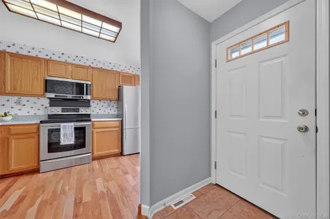 $378,000 | 38 Prestwick Court, Poughkeepsie, NY 12603