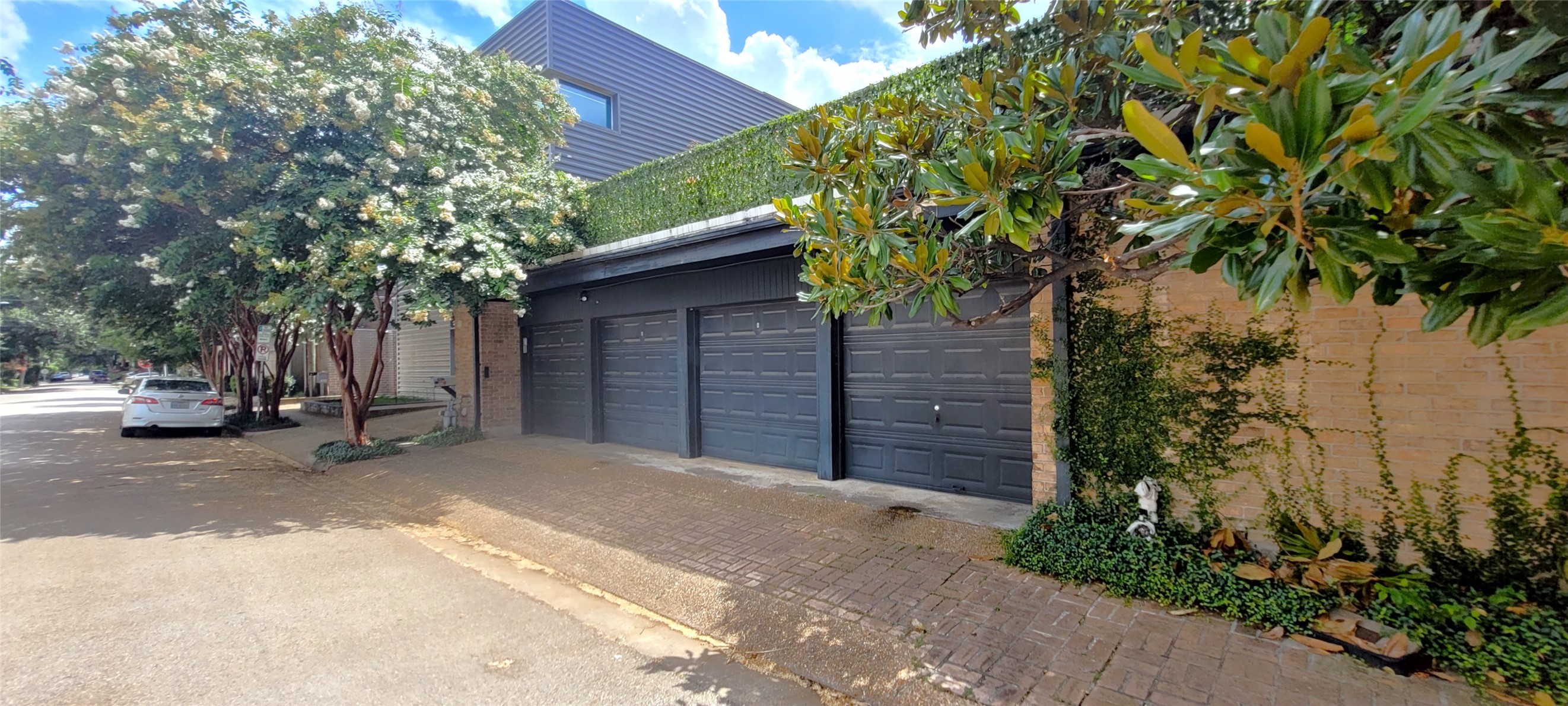 1111 Autrey Street, Unit 5 Houston, TX 77006 - Photo 3 of 33 Garage