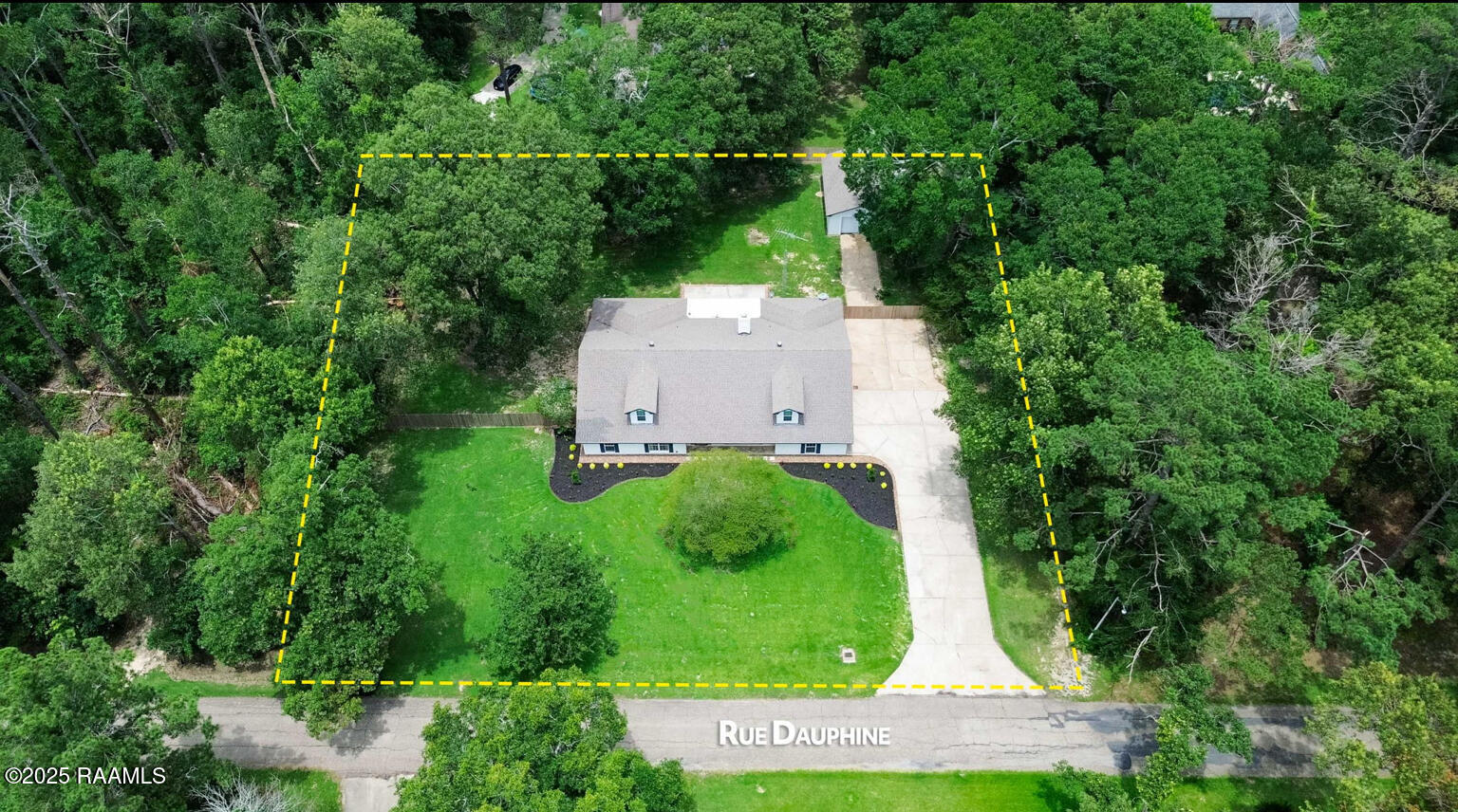 381 Rue Dauphine Eunice, LA 70535 - Photo 2 of 26 IMG_9637