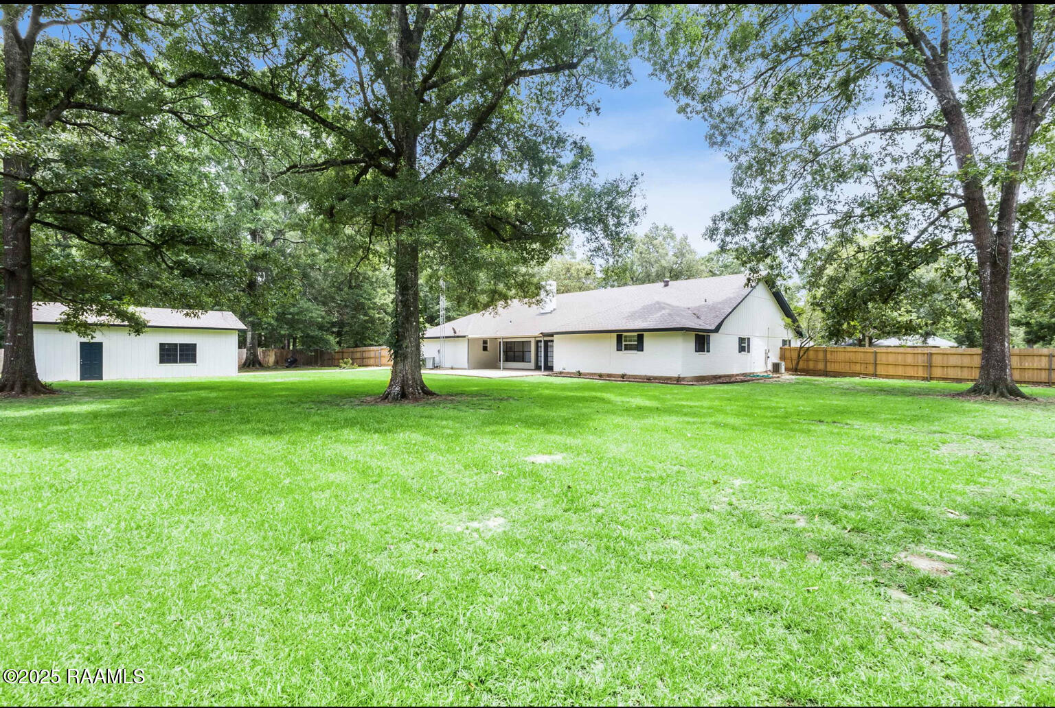 381 Rue Dauphine Eunice, LA 70535 - Photo 5 of 26 IMG_9611