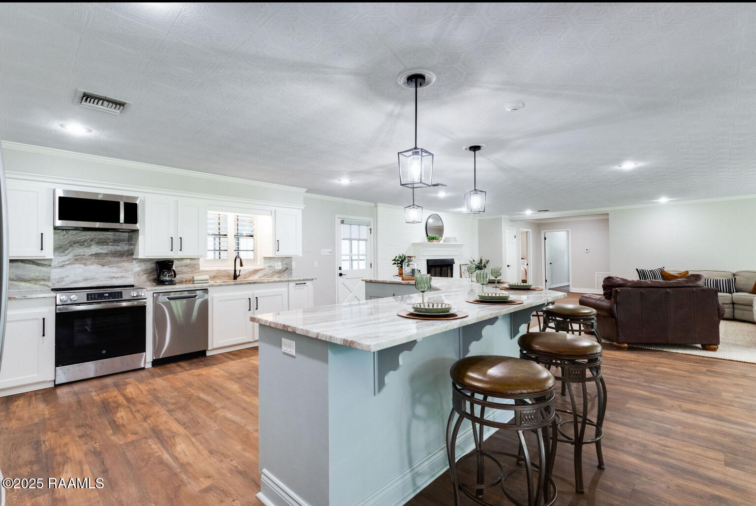 381 Rue Dauphine Eunice, LA 70535 - Photo 9 of 26 IMG_9623