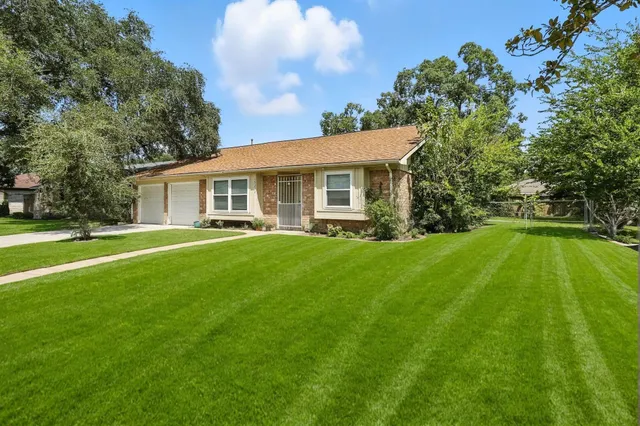 $235,000 | 15222 East Hutchinson Circle, Houston, TX 77071