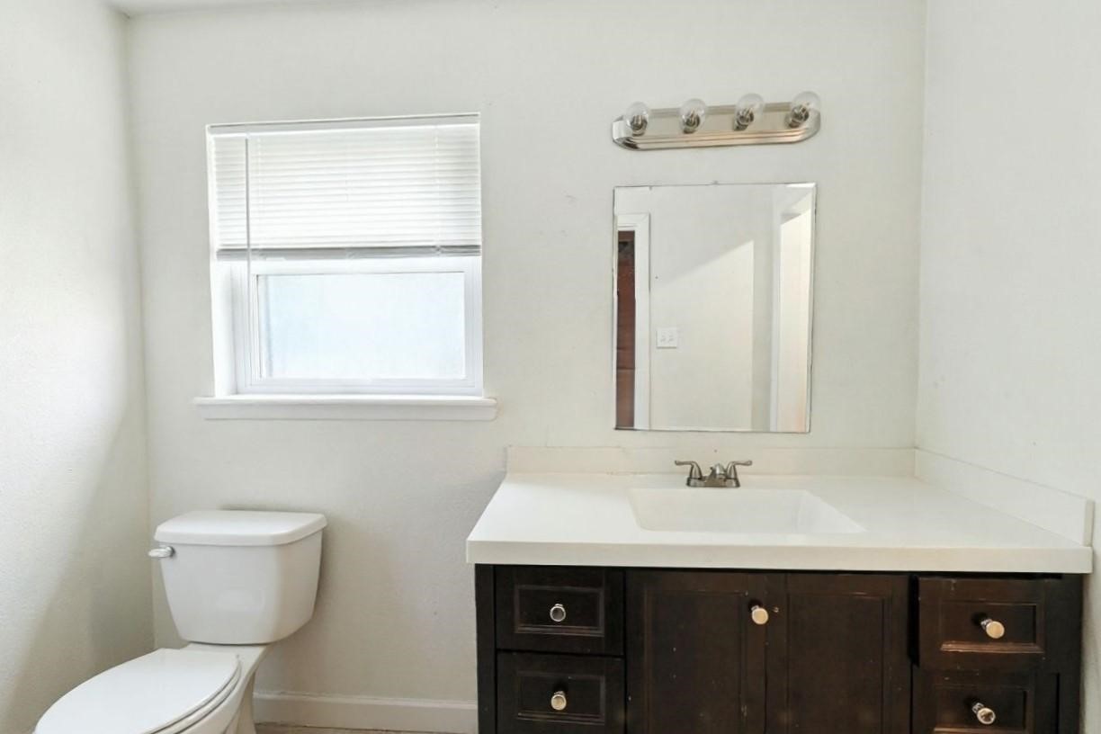 15222 East Hutchinson Circle Houston, TX 77071 - Photo 11 of 17