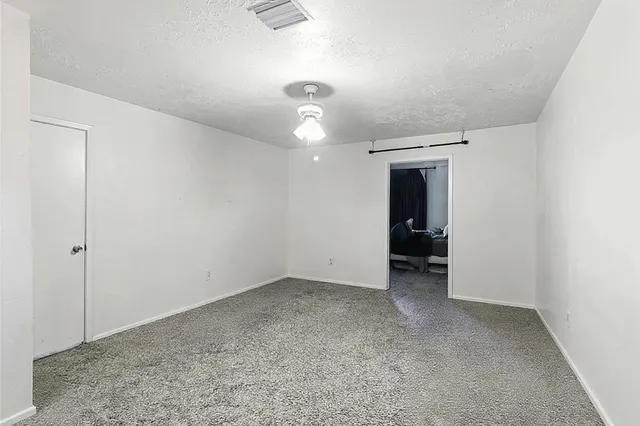 $235,000 | 15222 East Hutchinson Circle, Houston, TX 77071