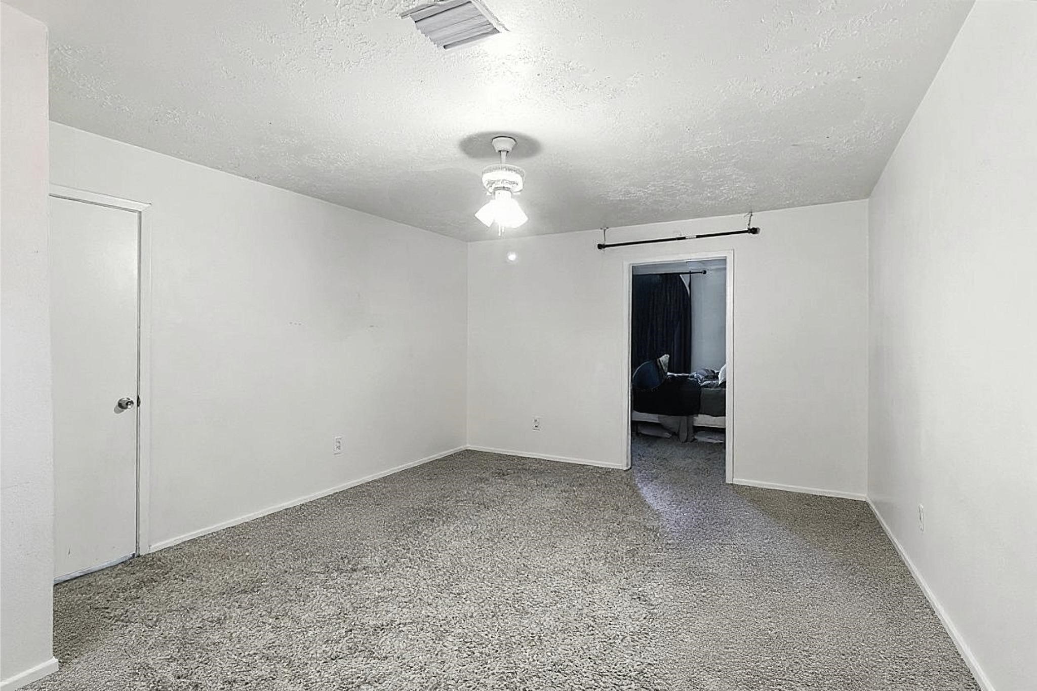 15222 East Hutchinson Circle Houston, TX 77071 - Photo 13 of 17