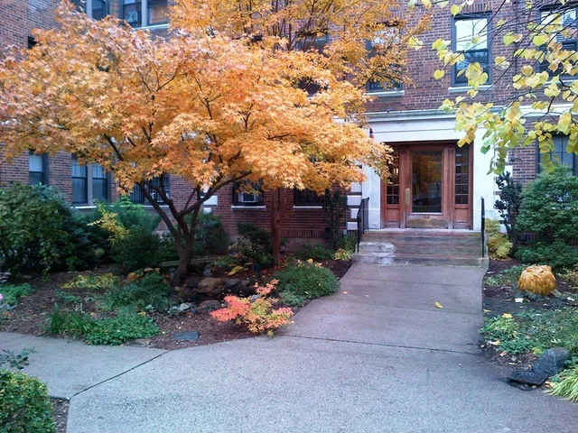 $1,895 | 62 Queensberry Street, Unit 409, Boston, MA 02215