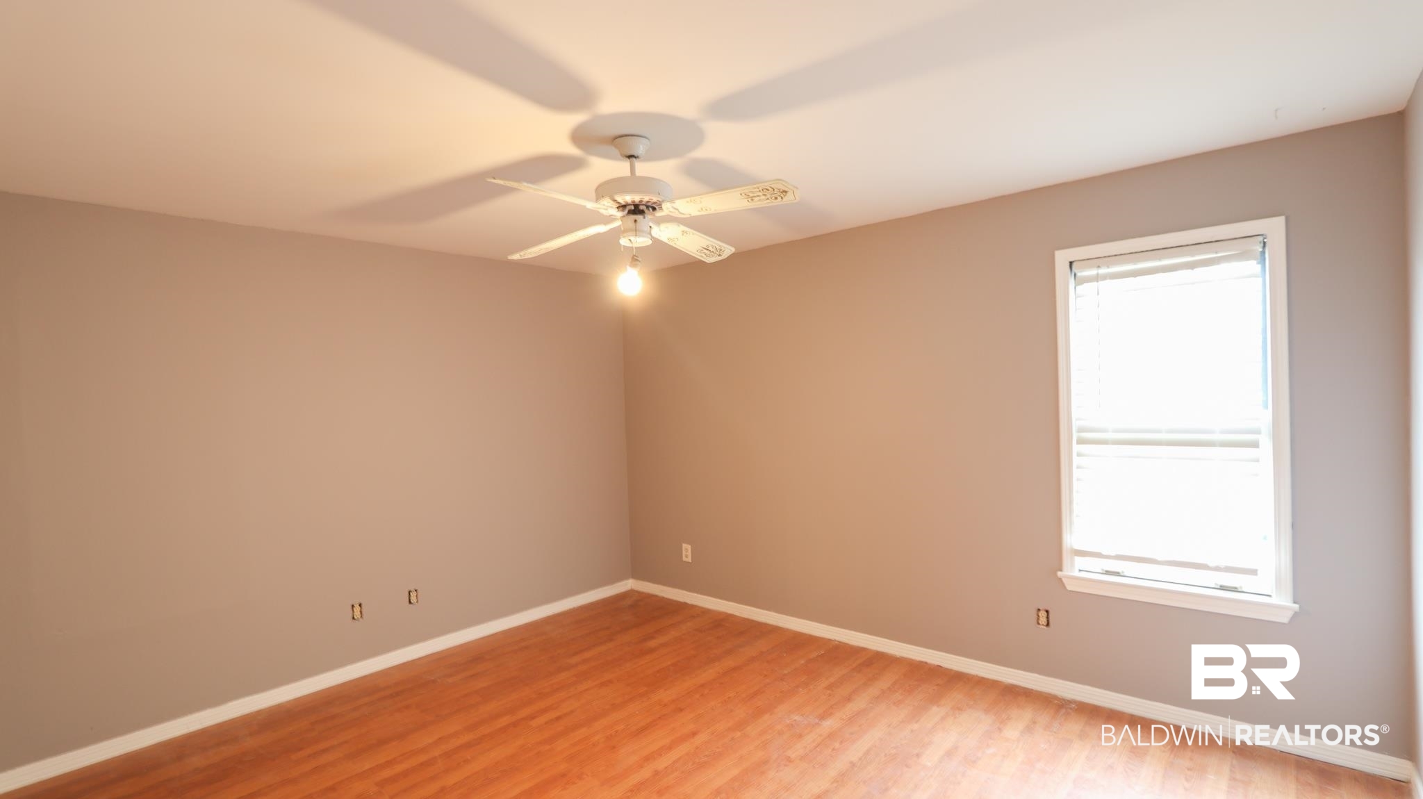16850 Bogle Lane Foley, AL 36535 - Photo 8 of 28 Downstairs Bedroom 3
