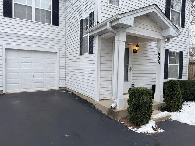 $2,650 | 1303 Orleans Drive, Mundelein, IL 60060