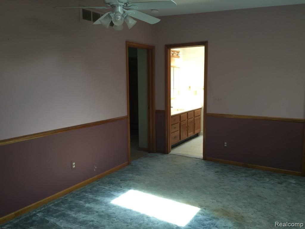 32690 Ryan Road Warren, MI 48092 - Photo 10 of 26 IMG_0663.jpg