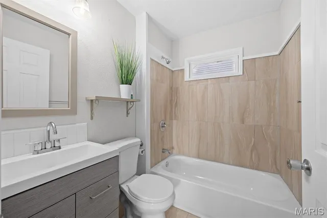 $132,000 | 229 Bender Avenue, East Alton, IL 62024