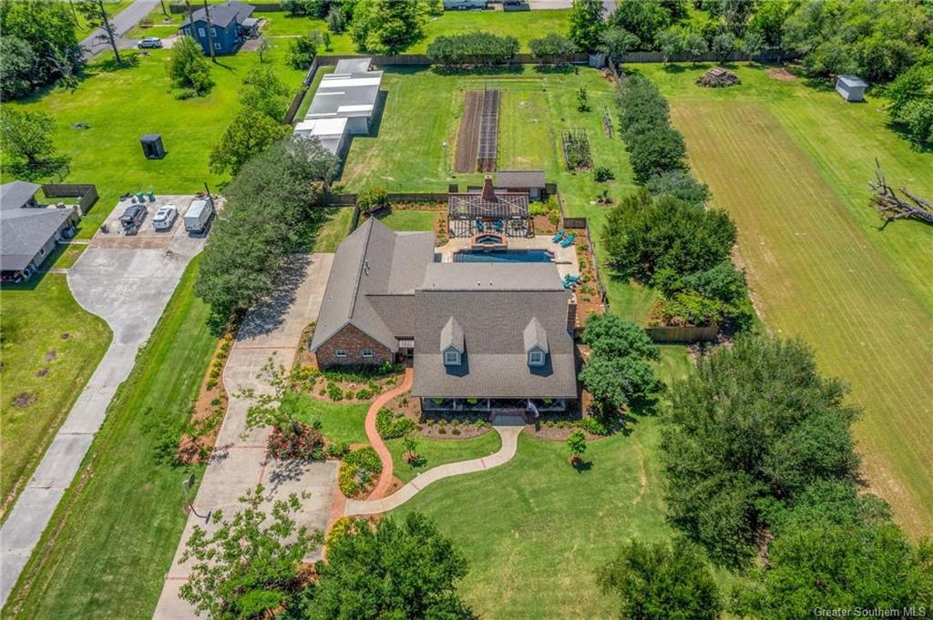 3165 Vincent Road Lake Charles, LA 70605 - Photo 3 of 62 Gallery Image 3