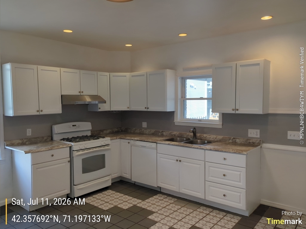 15 Middle Street, Unit 15 Newton, MA 02458 - Photo 14 of 29