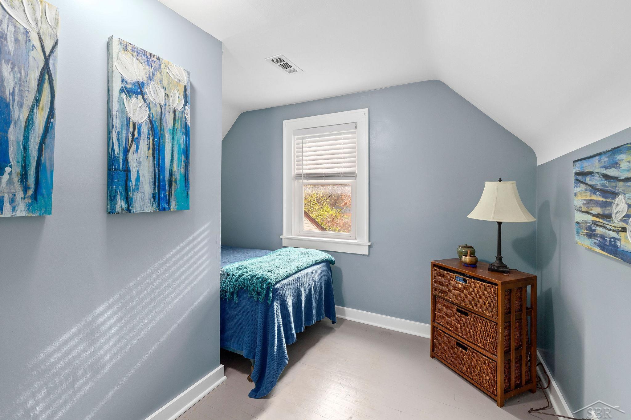 305 Adams Road Saginaw, MI 48609 - Photo 19 of 47 2nd Floor Bedroom 3