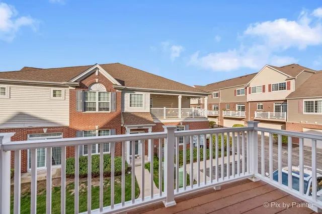 a view of a large white building