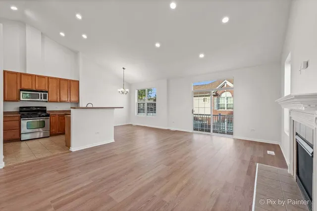 $399,000 | 920 Charlton Lane, Unit 920, Naperville, IL 60563