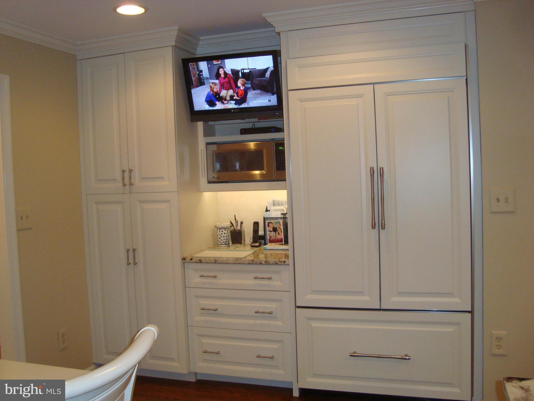 2124 Highland Ridge Drive Phoenix, MD 21131 - Photo 12 of 30 Ample White Cabinets In Kitchen