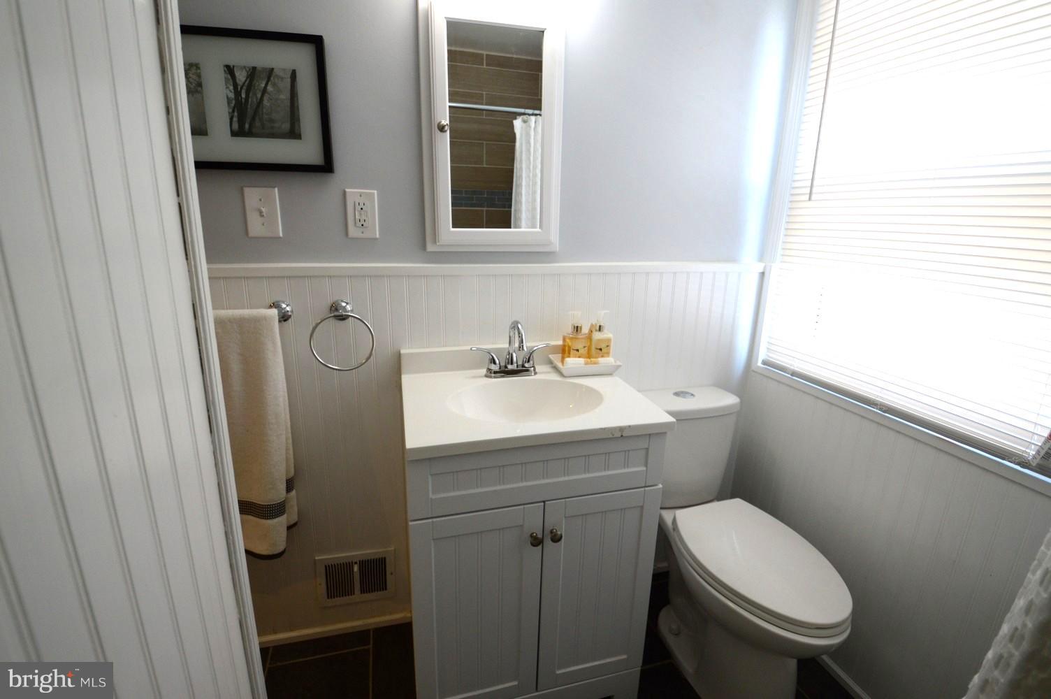 5540 Channing Road Baltimore, MD 21229 - Photo 14 of 30 Bath