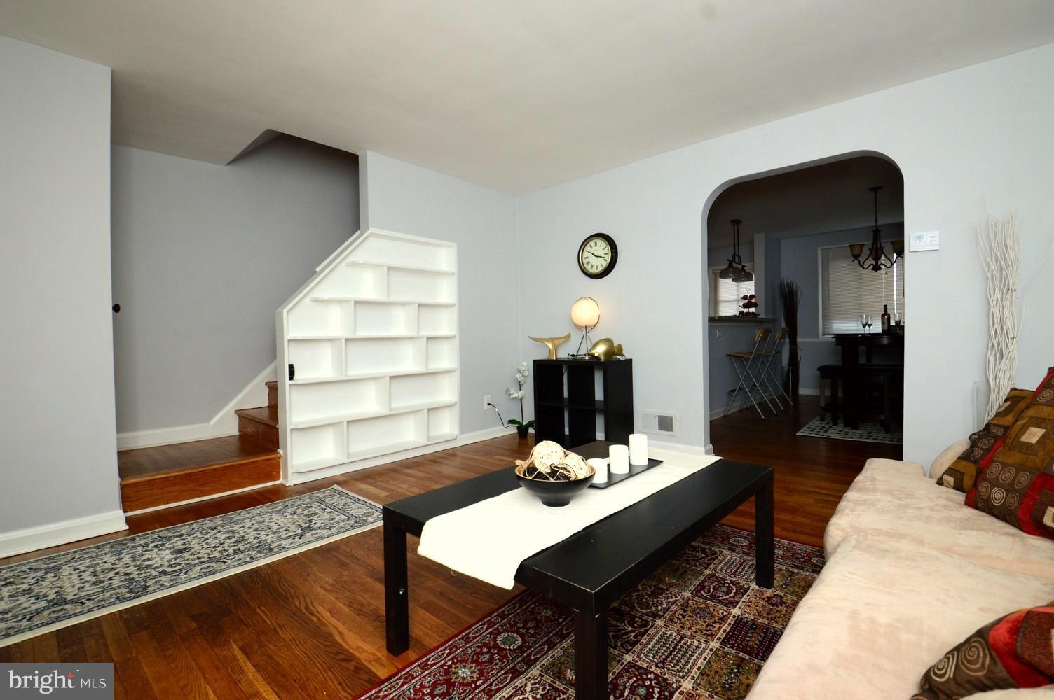 5540 Channing Road Baltimore, MD 21229 - Photo 5 of 30 Living Room