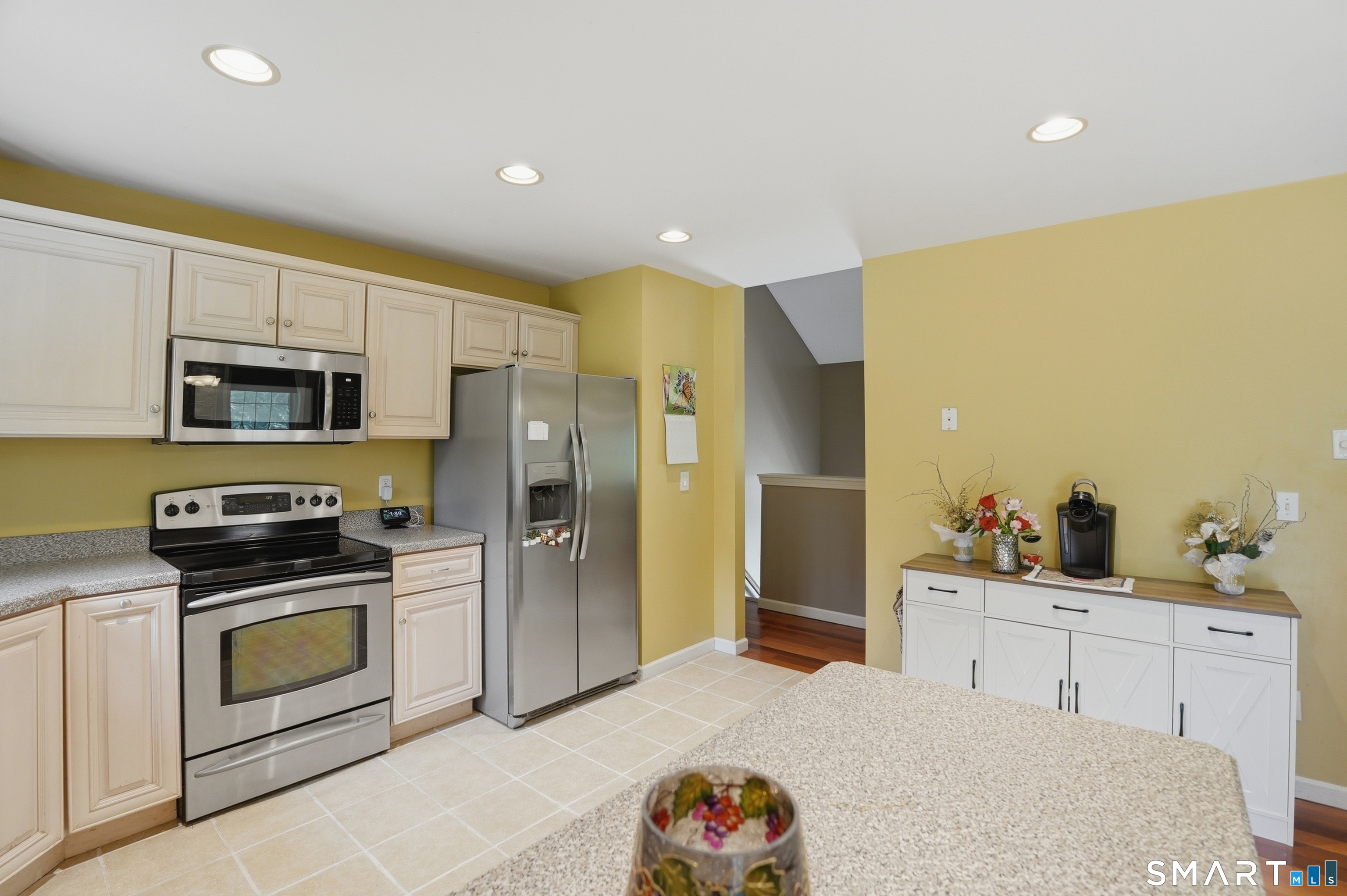 26 South Plains Road Southington, CT 06489 - Photo 10 of 39