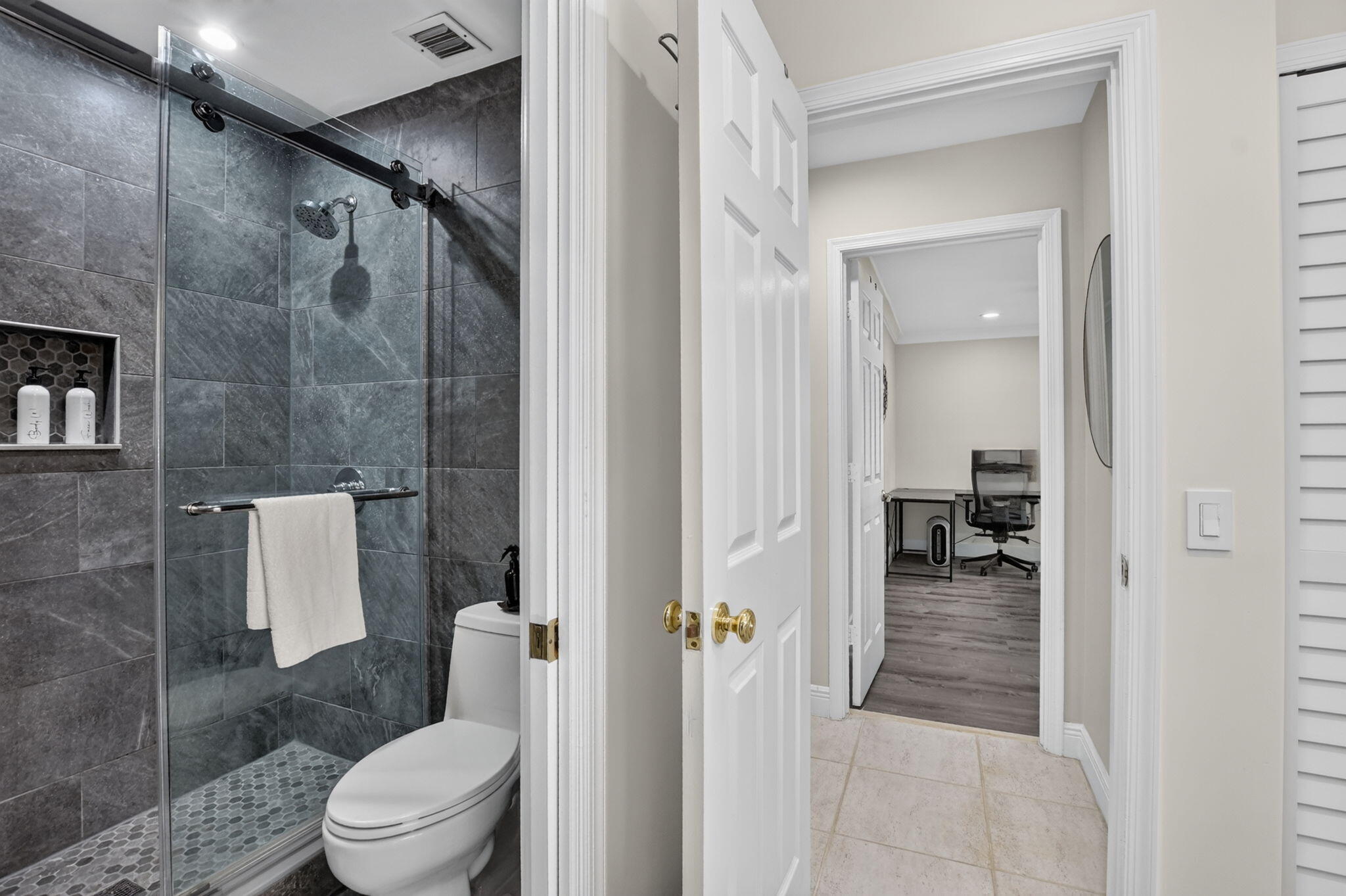 4480 Northwest 28th Avenue Boca Raton, FL 33434 - Photo 43 of 71 Bathroom Entry