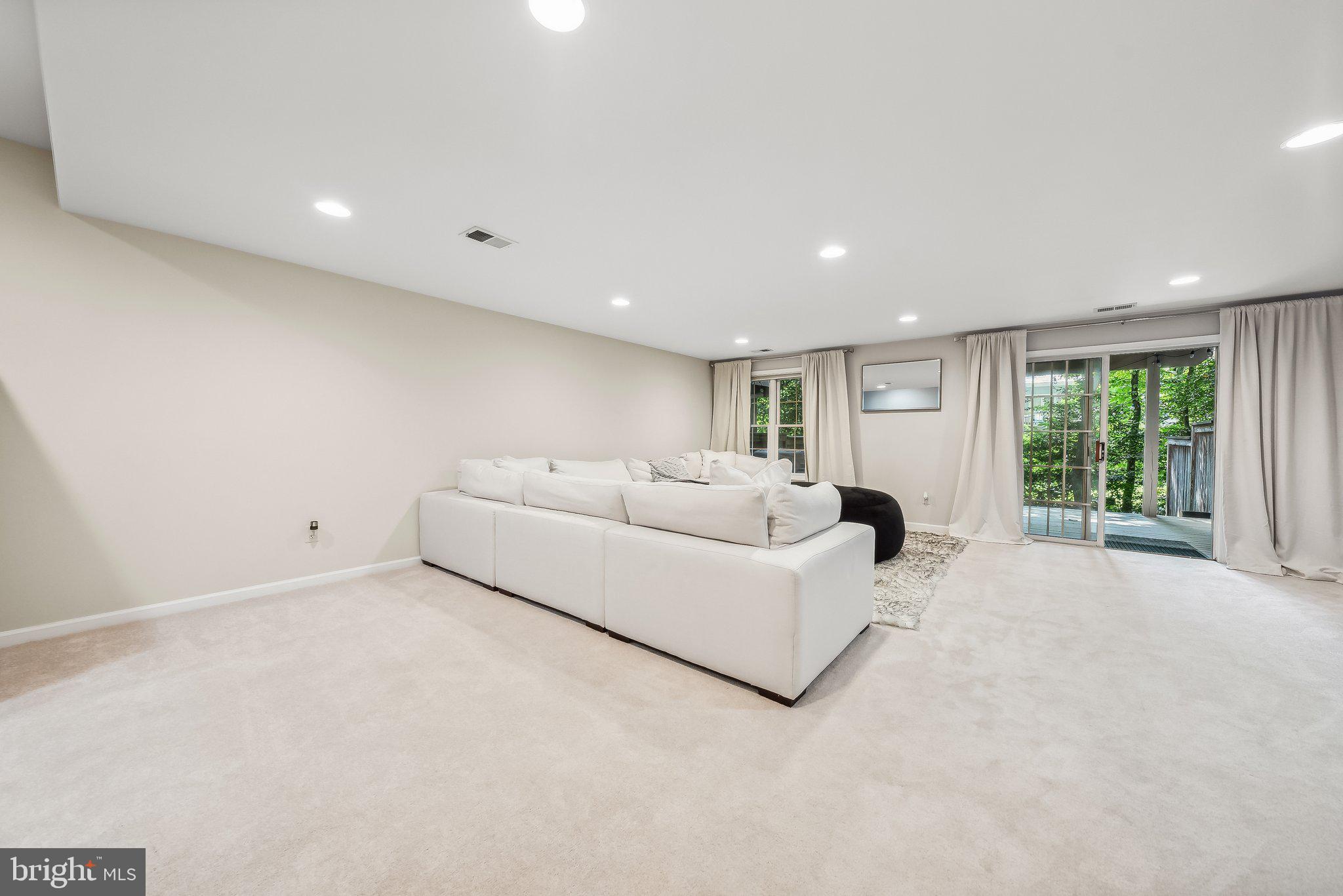 1239 Woodbrook Court Reston, VA 20194 - Photo 35 of 43